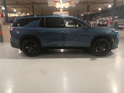 Used 2026 Chevrolet Traverse RS w/ LPO, Floor Liner Package AWD/4WD image 5