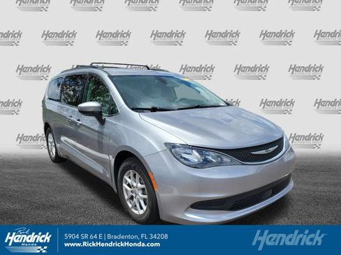 Used 2021 Chrysler Voyager Lxi FWD image 1