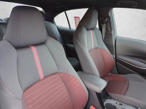 Used 2024 Toyota Corolla SE image 27