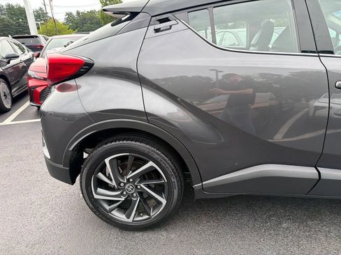 Used 2021 Toyota C-HR Limited FWD image 4