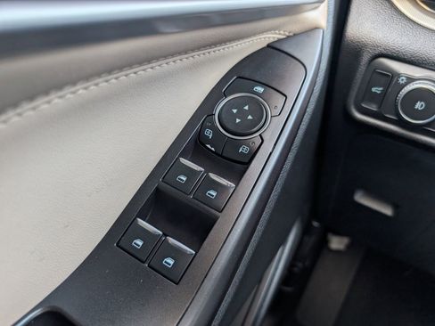 Used 2020 Ford Explorer XLT w/ Equipment Group 202A image 34