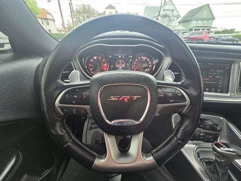 Used 2017 Dodge Challenger SRT Hellcat RWD image 7