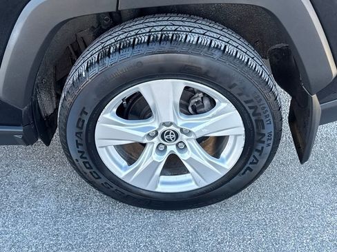 Used 2021 Toyota RAV4 XLE w/ Convenience Package image 41