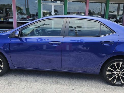 Used 2018 Toyota Corolla SE w/ SE Premium Package FWD image 2