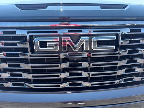 Used 2025 GMC Sierra 1500 Denali AWD/4WD image 7
