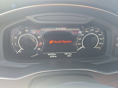 Used 2022 Audi RS 6 w/ Executive Package AWD/4WD image 10