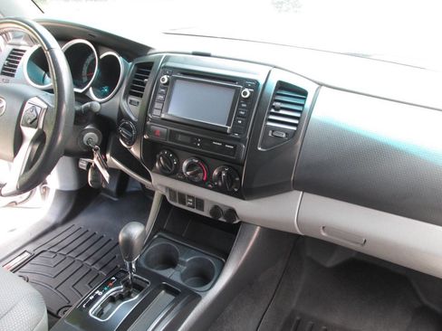 Used 2014 Toyota Tacoma 4x4 Access Cab w/ Convenience Package image 22
