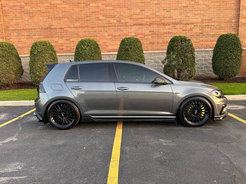 Used 2019 Volkswagen Golf R 4-Door image 41