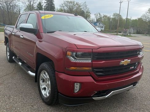 Used 2018 Chevrolet Silverado 1500 LT w/ All Star Edition AWD/4WD image 3