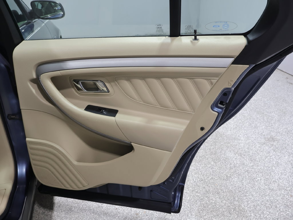 Used 2019 Ford Taurus SE FWD image 25