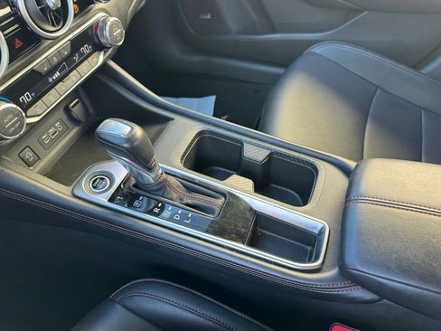Used 2025 Nissan Sentra SR w/ SR Premium Package FWD image 9