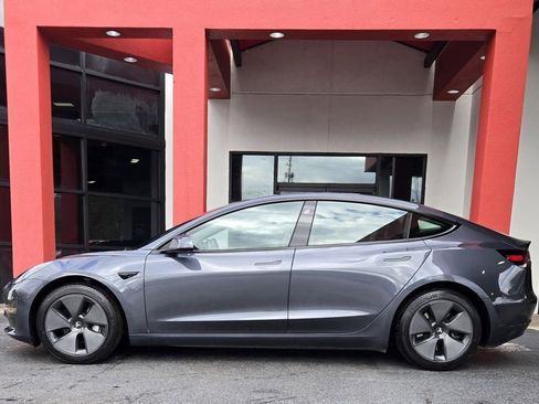 Used 2023 Tesla Model 3 Standard Range image 4