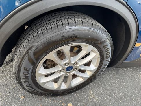 Used 2020 Ford Escape SE image 10