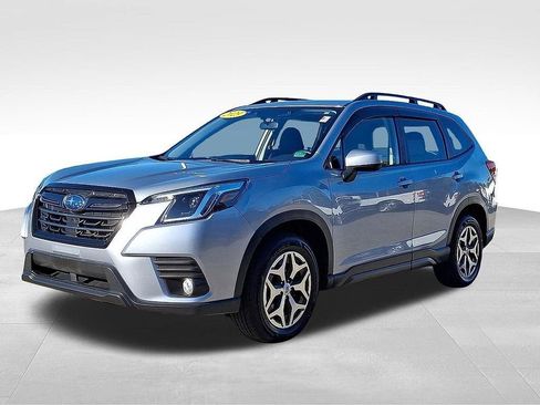 Used 2023 Subaru Forester Premium AWD/4WD image 3
