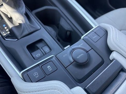 Used 2024 Toyota Grand Highlander FWD image 16