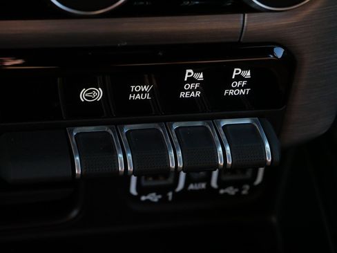 Used 2022 RAM 3500 Limited image 27