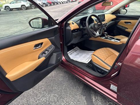 Used 2024 Nissan Sentra SV w/ SV Premium Package FWD image 14