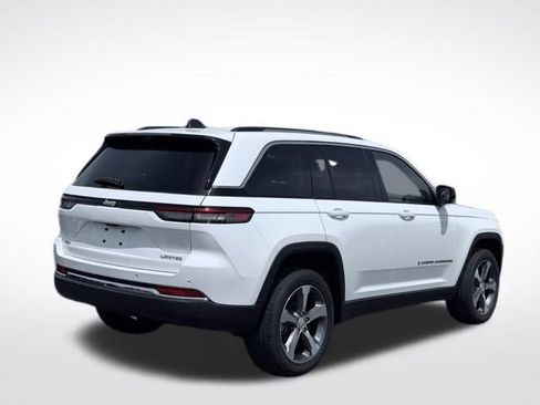 Certified 2023 Jeep Grand Cherokee Limited w/ Luxury Tech Group II AWD/4WD image 6