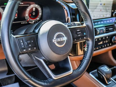 Used 2023 Nissan Pathfinder Platinum w/ Cargo Package image 27