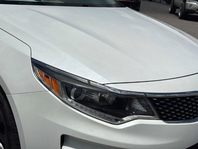 Used 2018 Kia Optima EX w/ Premium Package FWD image 11