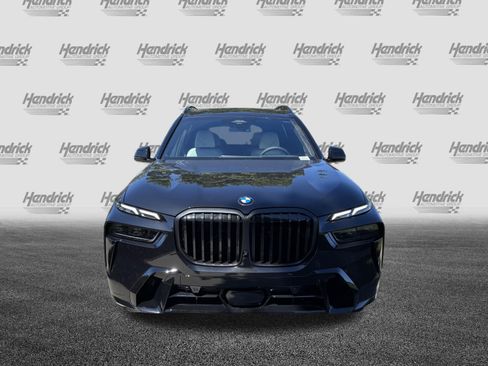 Used 2026 BMW X7 xDrive40i w/ M Sport Package AWD/4WD image 3