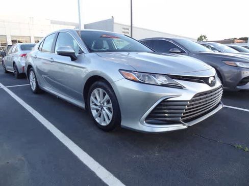 Used 2024 Toyota Camry LE FWD image 3