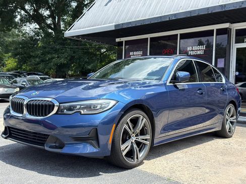 Used 2021 BMW 330i Sedan w/ Premium Package RWD image 2