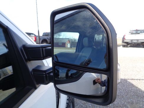 Used 2022 Ford F250 XL w/ Power Equipment Group image 41