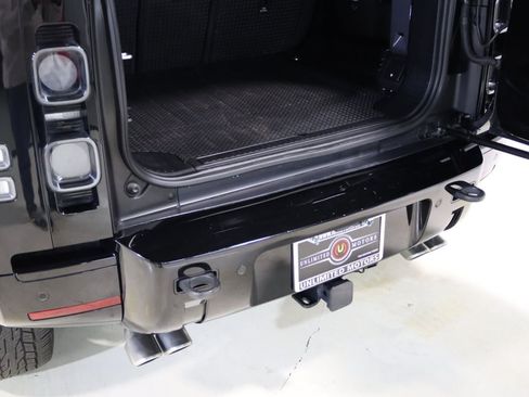 Used 2023 Land Rover Defender 110 V8 AWD/4WD image 53