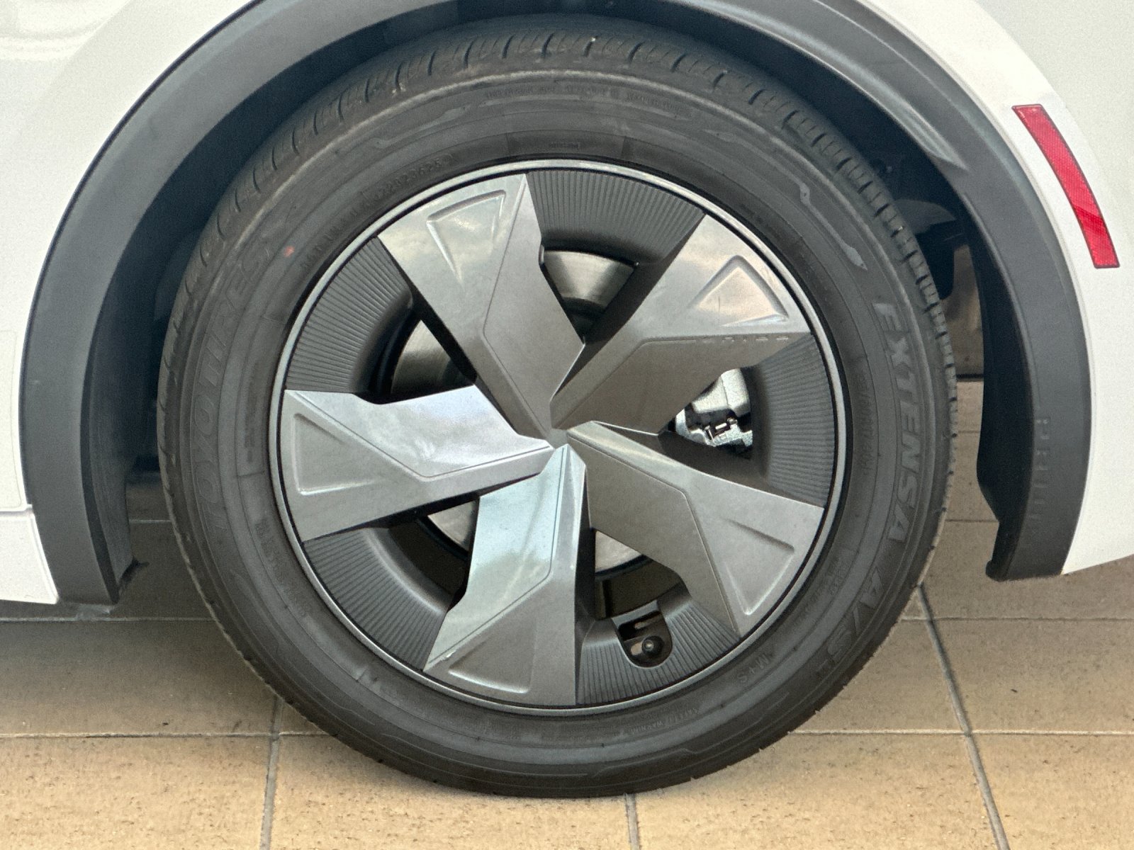 Used 2023 Toyota Prius Prime FWD image 24