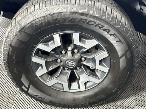 Used 2023 Toyota Tacoma TRD Off-Road RWD image 9