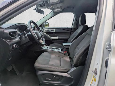 Used 2022 Ford Explorer XLT RWD image 15