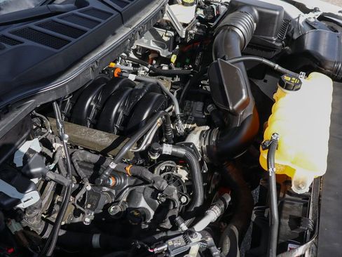 Used 2021 Ford F150 XLT image 11