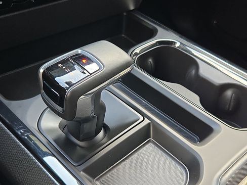 Used 2024 Chevrolet Silverado 1500 ZR2 w/ Technology Package image 28