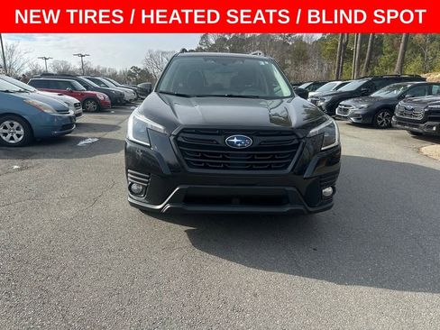 Used 2023 Subaru Forester Premium image 2