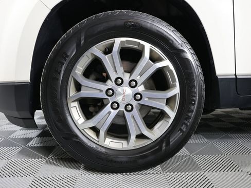 Used 2015 GMC Acadia SLT image 9