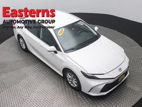 Used 2025 Toyota Camry LE FWD image 3