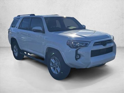 Used 2022 Toyota 4Runner SR5 Premium image 3