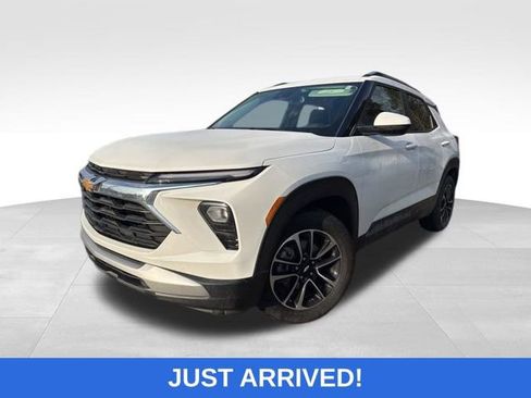 Used 2024 Chevrolet TrailBlazer LT w/ Convenience Package image 1