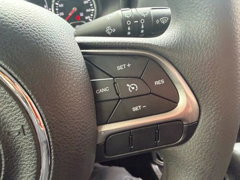 Used 2022 Jeep Renegade Sport w/ Sport Appearance Group image 14