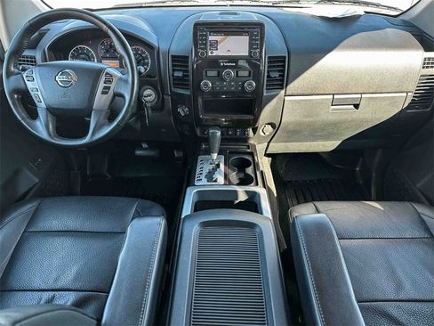 Used 2014 Nissan Titan SL image 11
