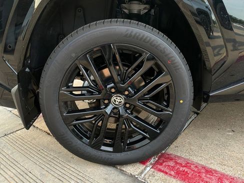 New 2026 Toyota RAV4 XSE AWD/4WD image 8