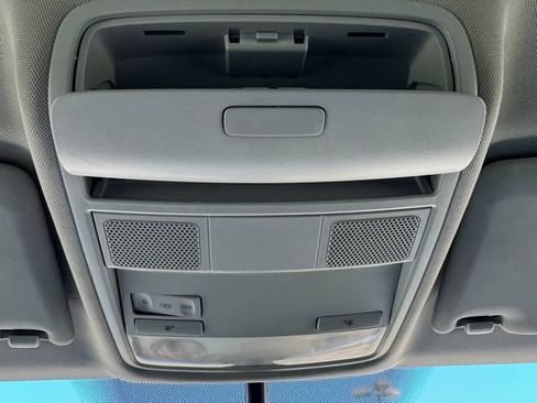Used 2017 Volkswagen Tiguan S AWD/4WD image 23