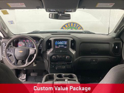 Used 2022 Chevrolet Silverado 2500 Custom w/ Custom Value Package image 7