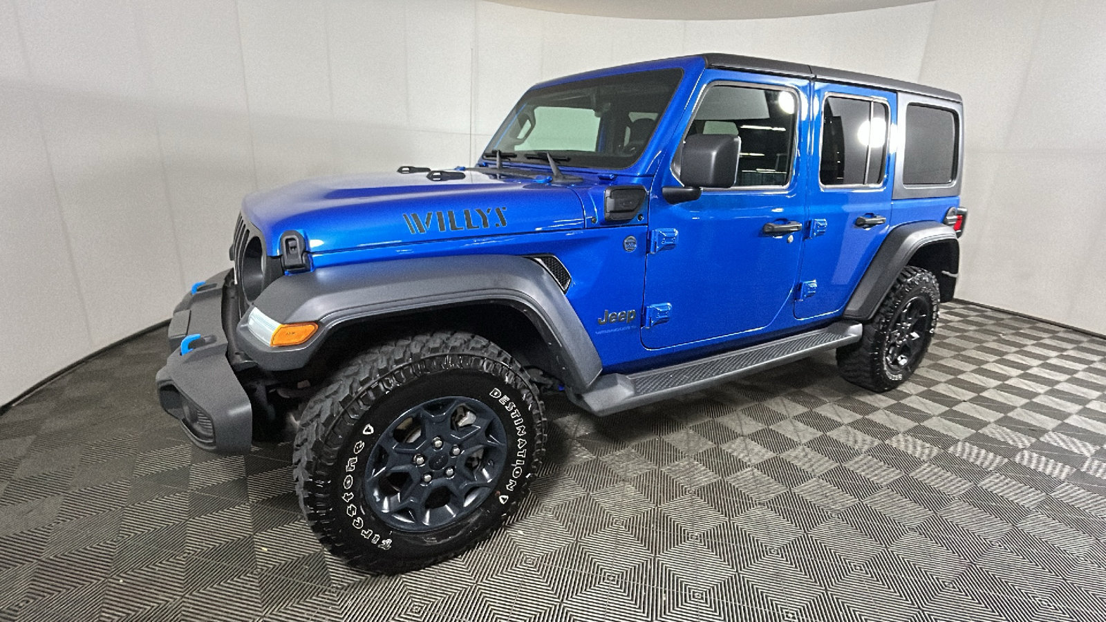 Used 2023 Jeep Wrangler Unlimited w/ Cold Weather Group AWD/4WD image 8