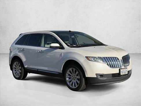 Used 2015 Lincoln MKX FWD w/ Equipment Group 101A image 3