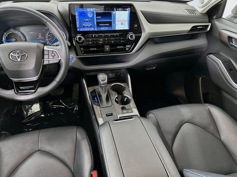 Used 2022 Toyota Highlander Platinum image 25