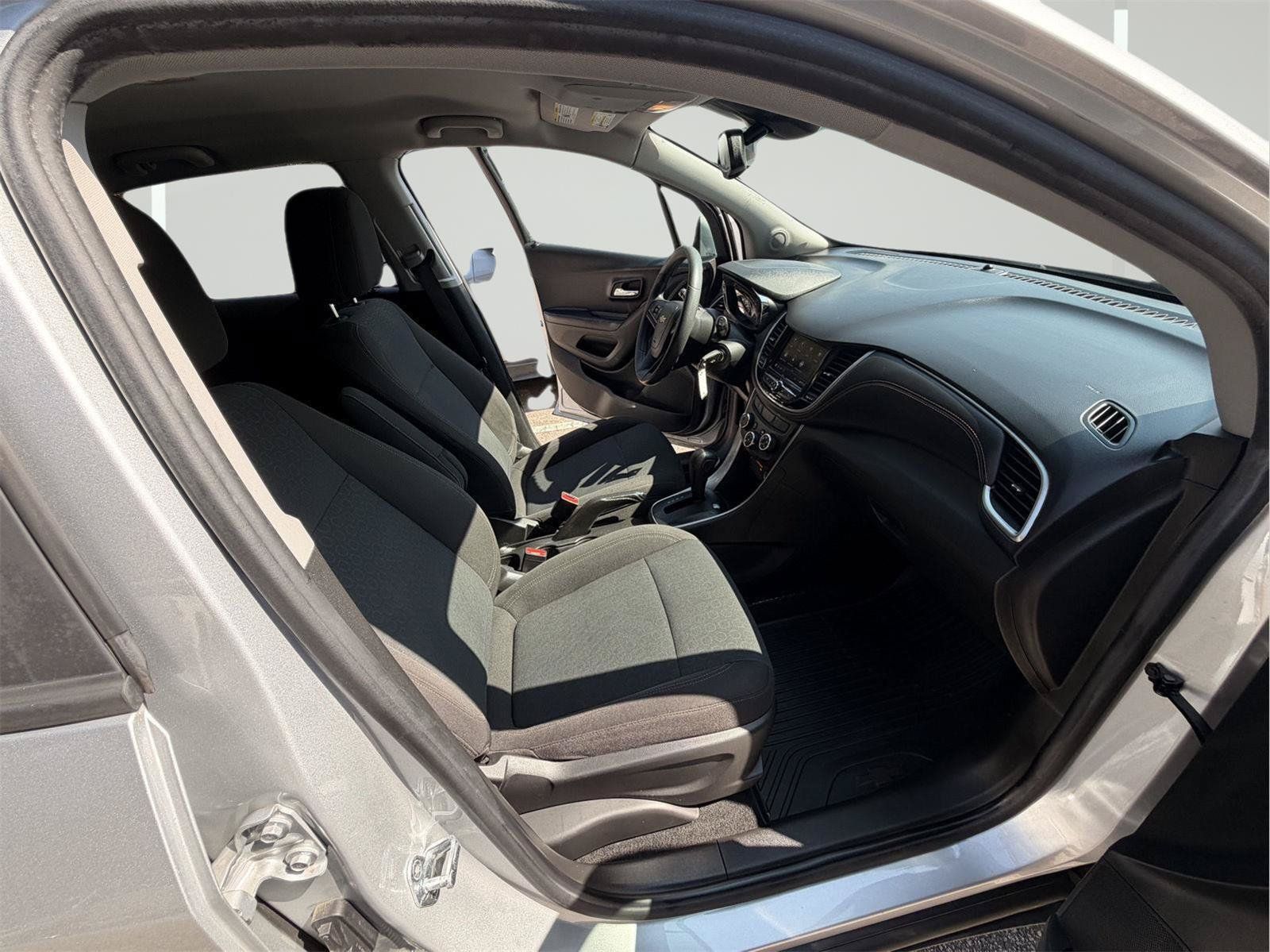 Used 2022 Chevrolet Trax LS w/ Tint and Cruise Package FWD image 35