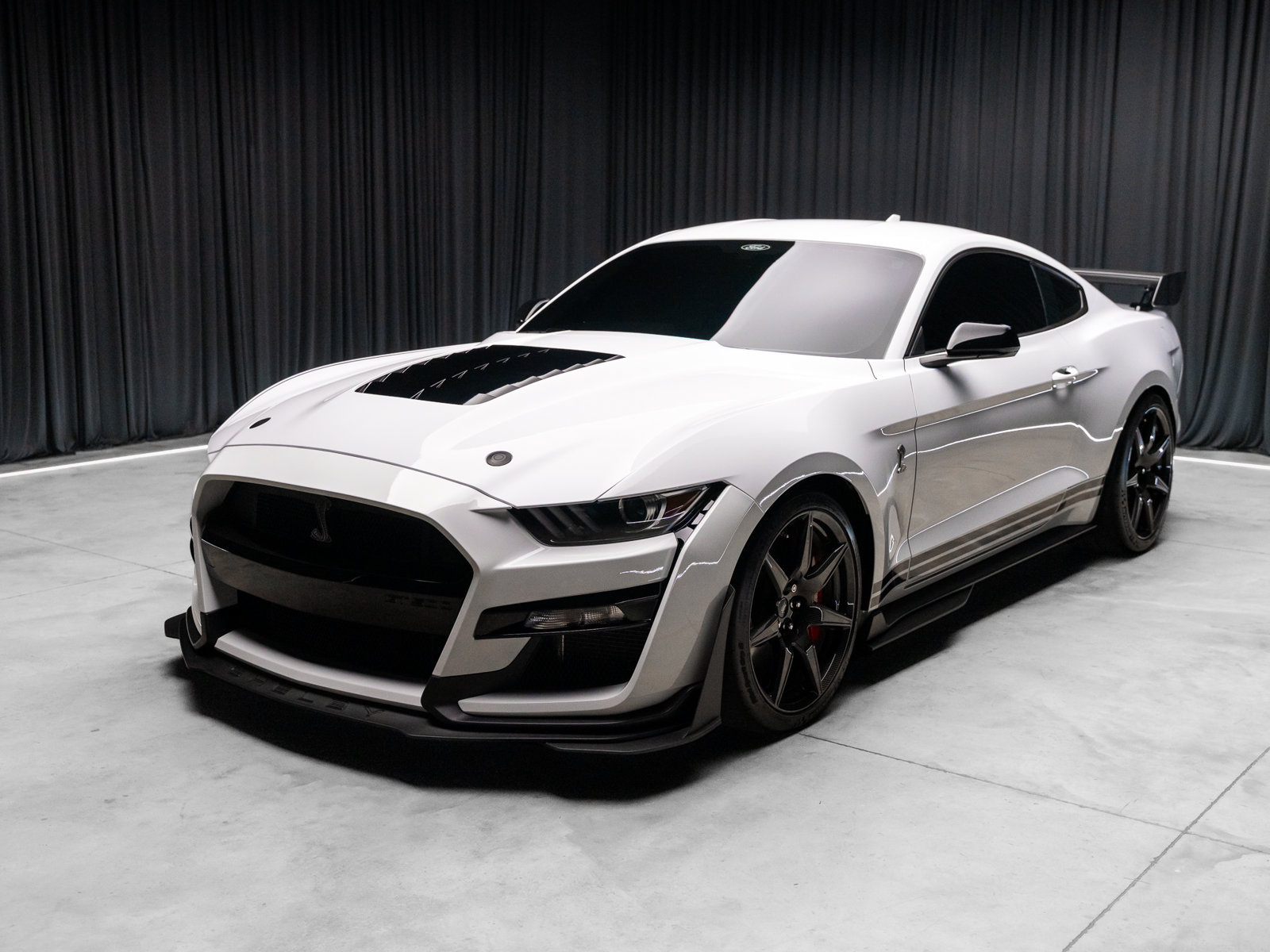 Used 2021 Ford Mustang Shelby GT500 w/ Carbon Fiber Track Pack RWD image 22