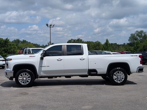 Used 2024 Chevrolet Silverado 2500 LT AWD/4WD image 6